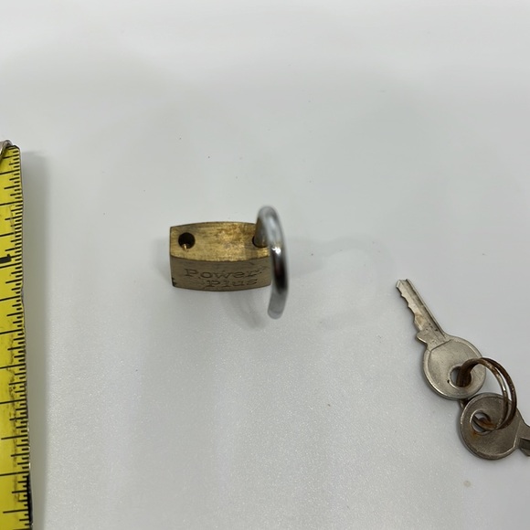 Super tiny lock 🔐 - Picture 8 of 9